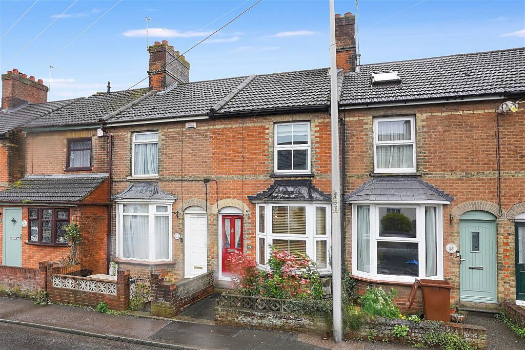2 bedroom terraced house for sale in High Street, Halling, Rochester, ME2