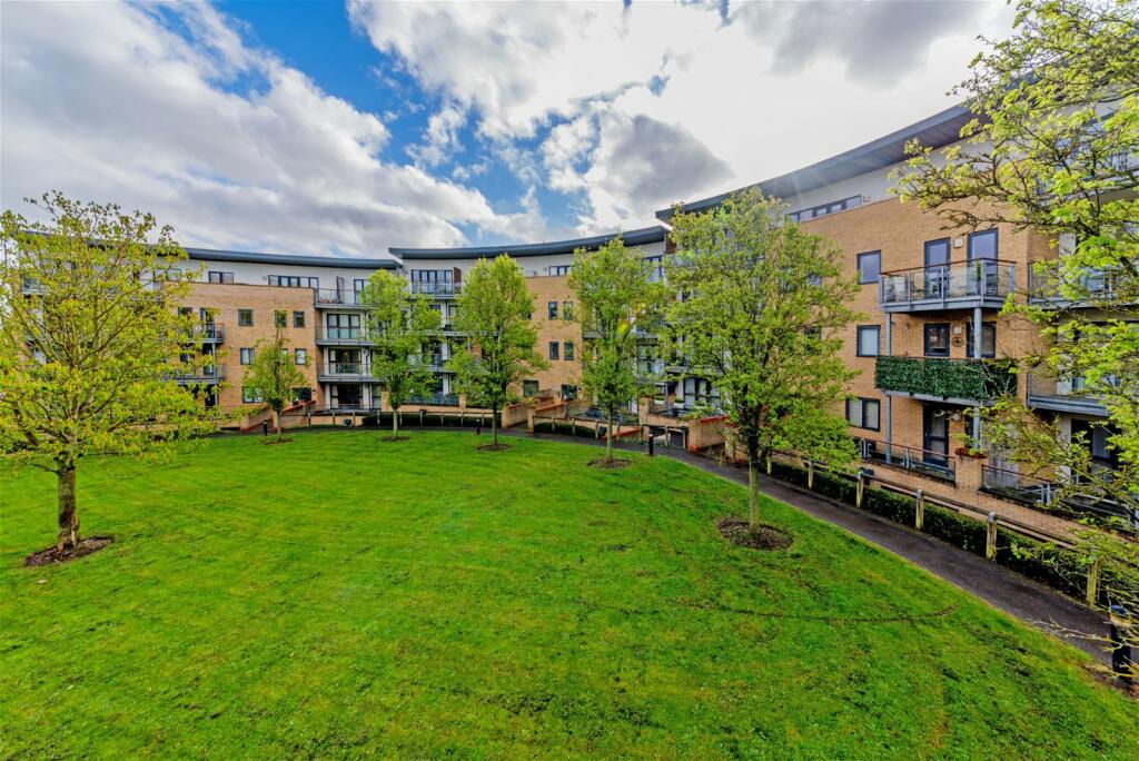 2 bedroom apartment for sale in Redwing Crescent, Waterstone Way