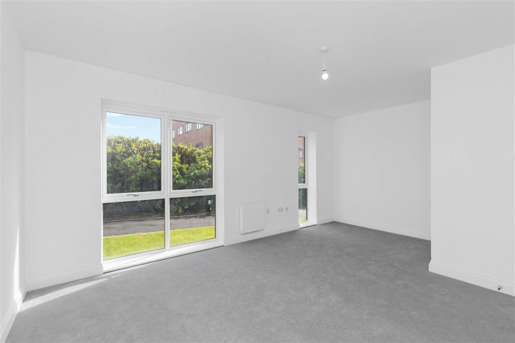 2 bedroom ground floor flat for sale in Rottingdean, East Sussex, BN2