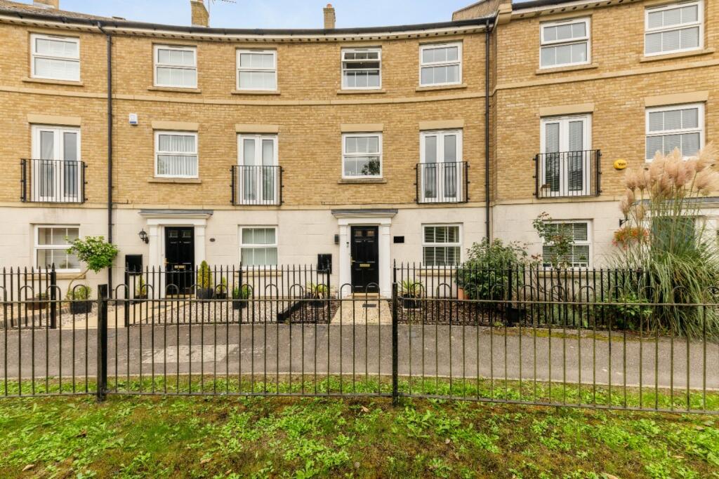 4 bedroom terraced house for sale in Matilda Way, Flitch Green, Dunmow