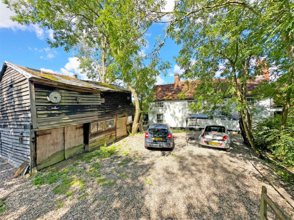 5 bedroom detached house for sale in High Street Green, Sible Hedingham
