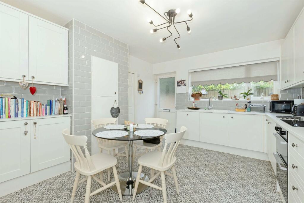 Additional property image - Marine Crescent, Goring-by-Sea, Worthing, West Sussex, BN12