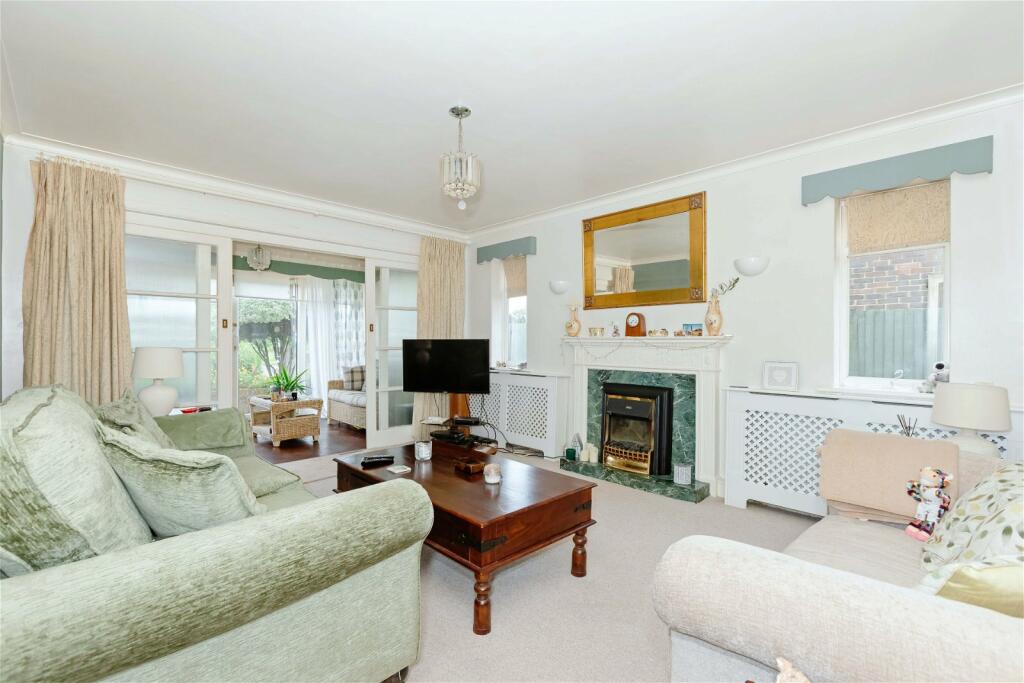 Additional property image - Marine Crescent, Goring-by-Sea, Worthing, West Sussex, BN12