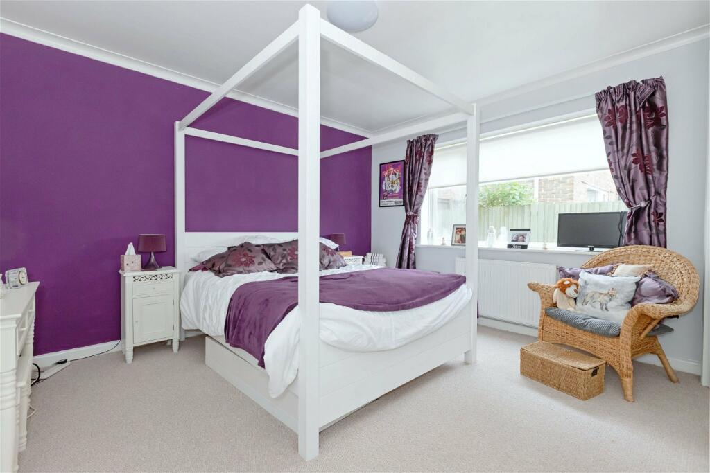 Additional property image - Marine Crescent, Goring-by-Sea, Worthing, West Sussex, BN12