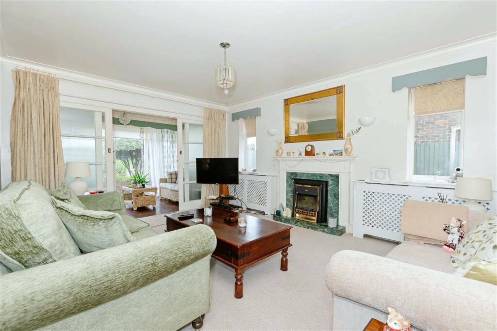 Additional property image - Marine Crescent, Goring-by-Sea, Worthing, West Sussex, BN12