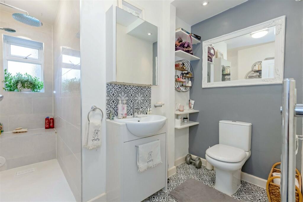 Additional property image - Marine Crescent, Goring-by-Sea, Worthing, West Sussex, BN12