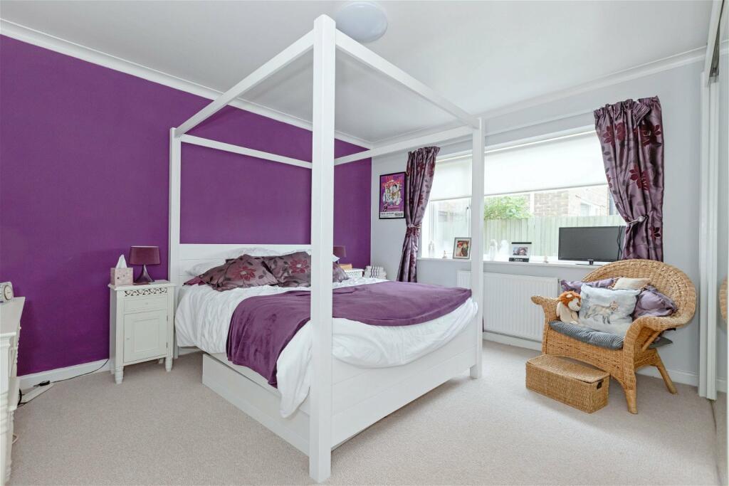 Additional property image - Marine Crescent, Goring-by-Sea, Worthing, West Sussex, BN12