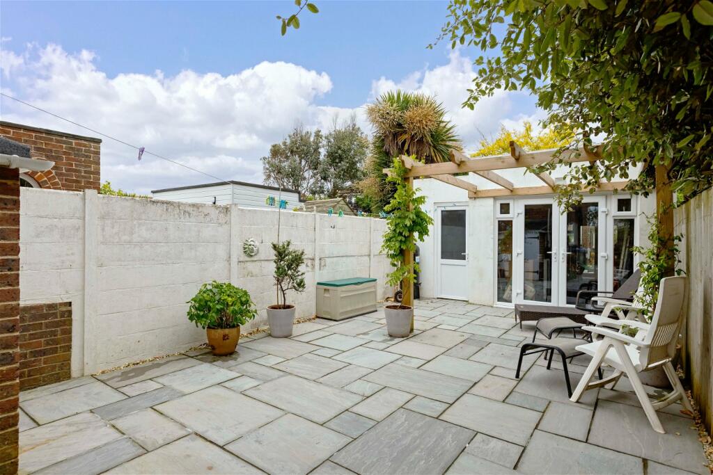 Additional property image - Marine Crescent, Goring-by-Sea, Worthing, West Sussex, BN12