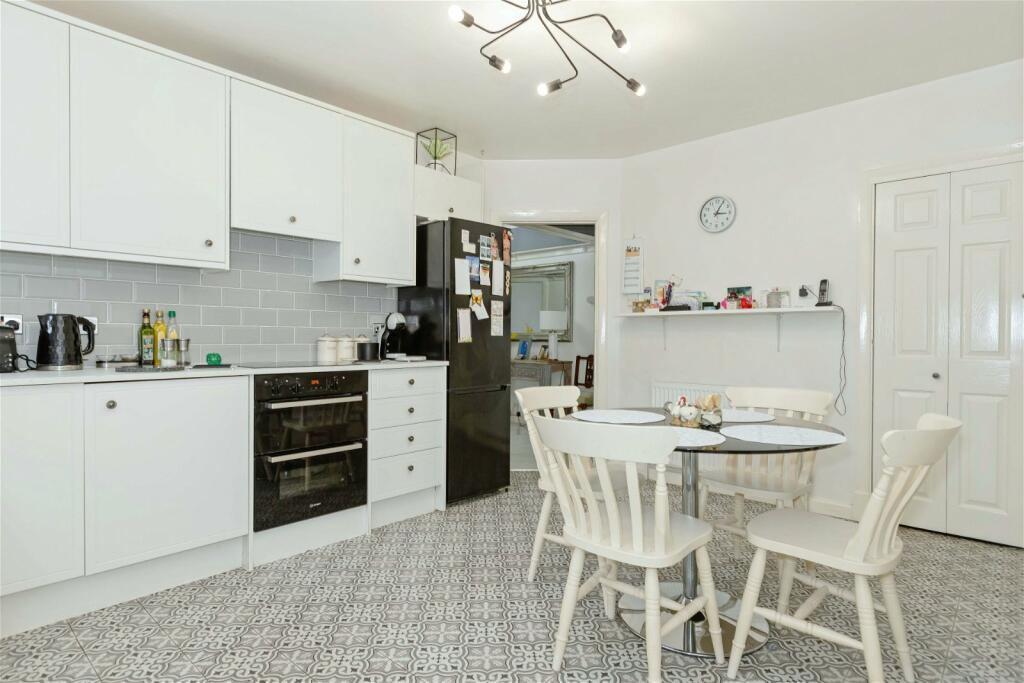 Additional property image - Marine Crescent, Goring-by-Sea, Worthing, West Sussex, BN12