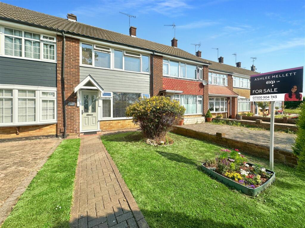 3 bedroom terraced house for sale in Corringham Road, Corringham, Essex