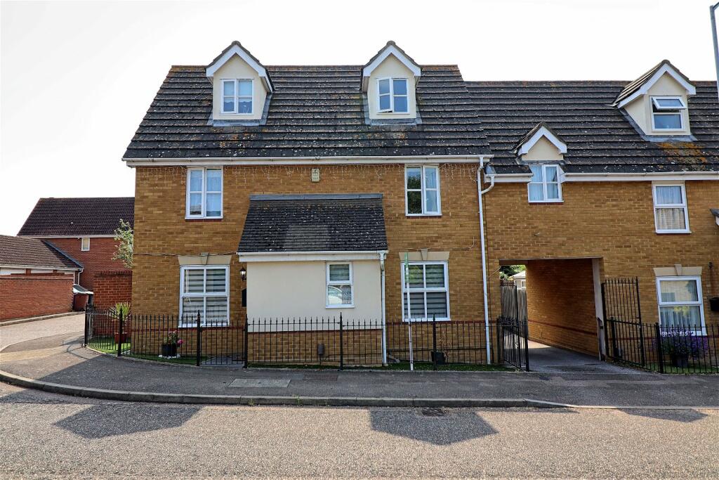 5 bedroom link detached house for sale in Edmund Road, Chafford Hundred