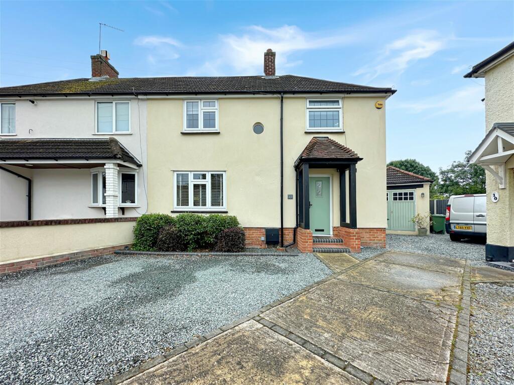 3 bedroom semidetached house for sale in Vincent Avenue, HorndonontheHill, SS17 8LW, SS17