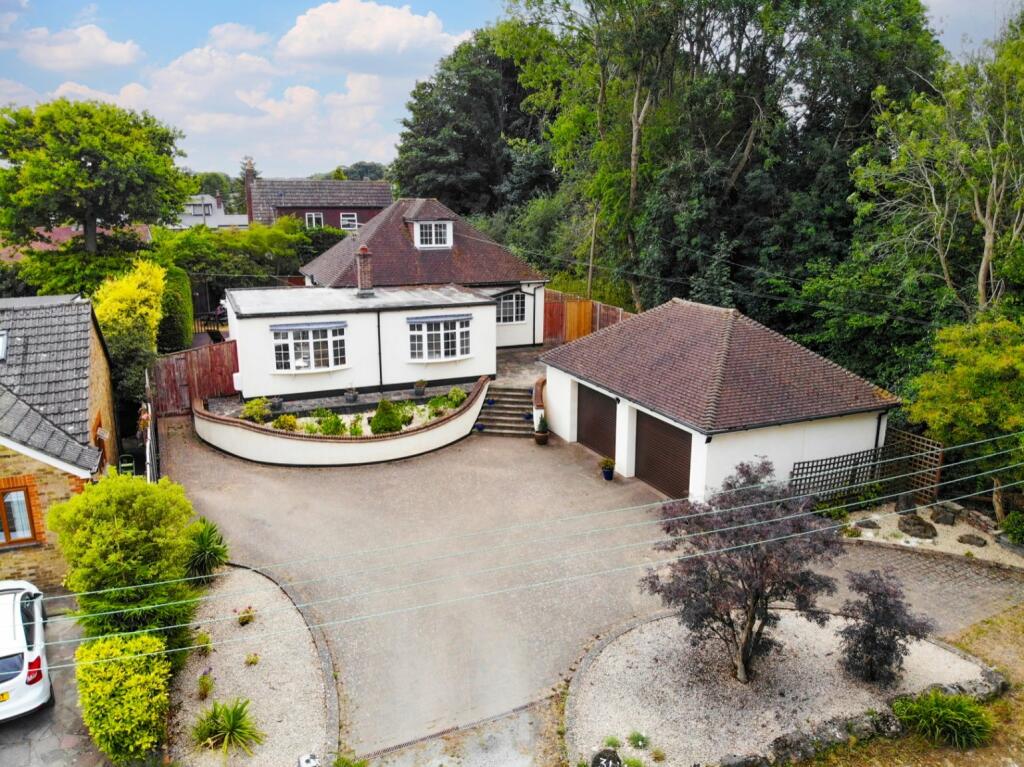 3 bedroom detached house for sale in Downe Avenue,Cudham,Sevenoaks,TN14