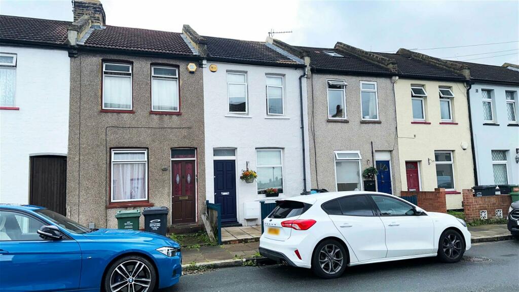 2 bedroom terraced house for sale in Barham Road, Dartford, DA1 1XQ, DA1