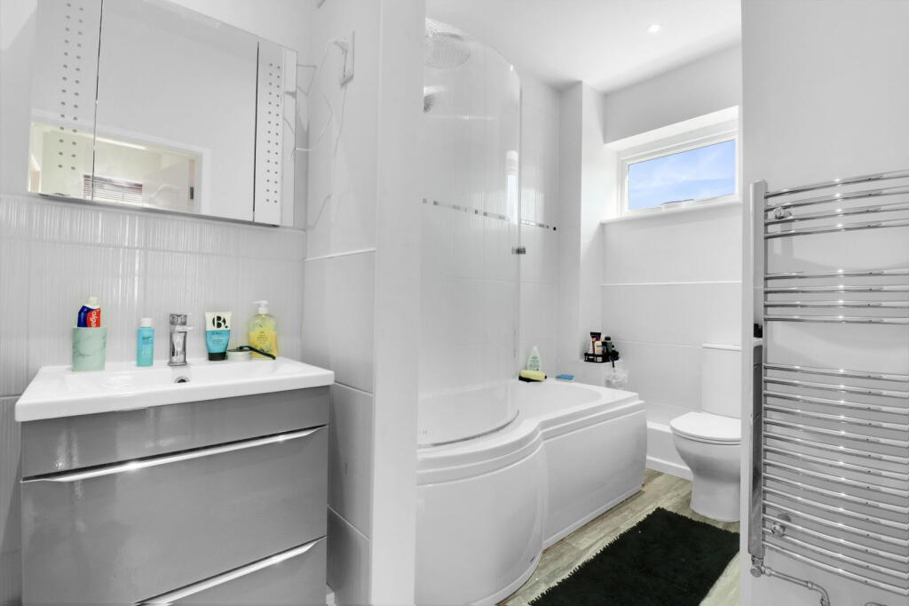 Additional property image - Dukes Lane, Chelmsford, CM2 6AD