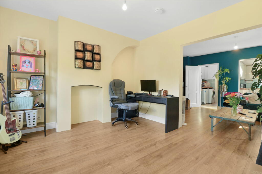 Additional property image - Dukes Lane, Chelmsford, CM2 6AD