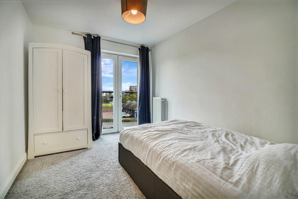 Additional property image - Lynmouth Gardens, Chelmsford, CM2 0UH