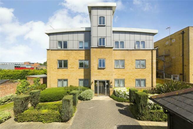 Additional property image - Lynmouth Gardens, Chelmsford, CM2 0UH