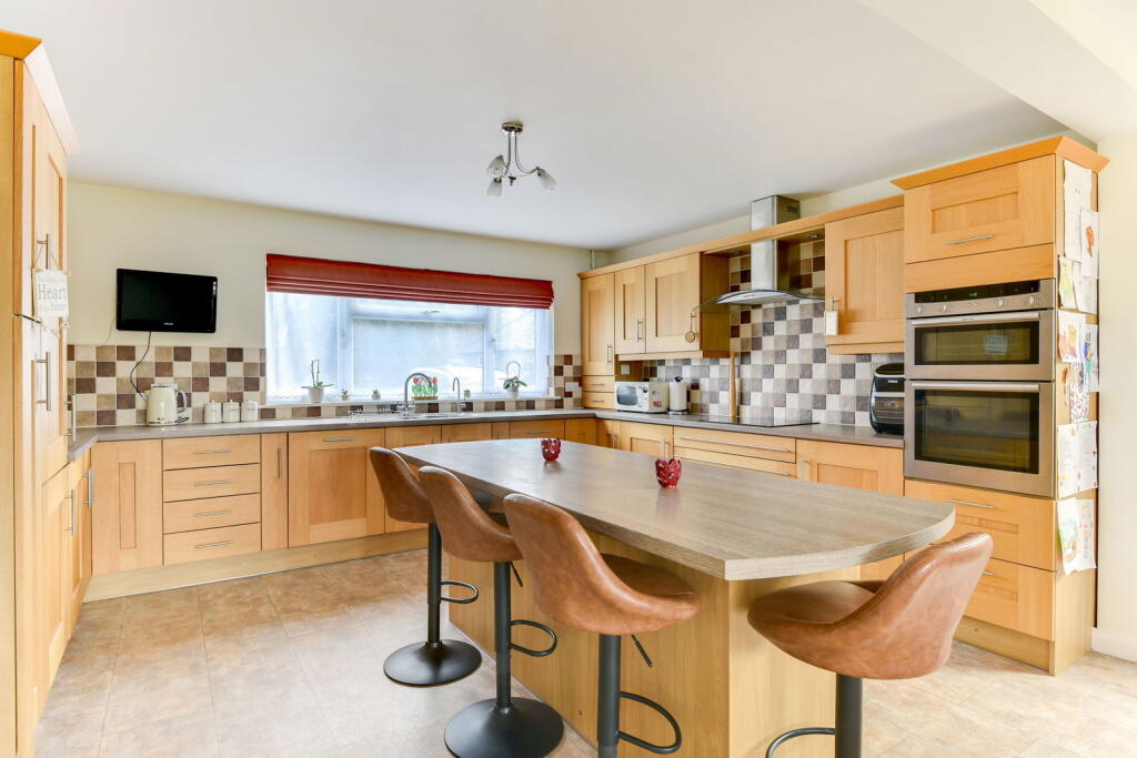 Additional property image - Honeysuckle Lane, High Salvington, Worthing, BN13
