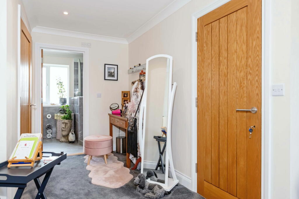 Additional property image - Pier Road, Littlehampton, West Sussex, BN17