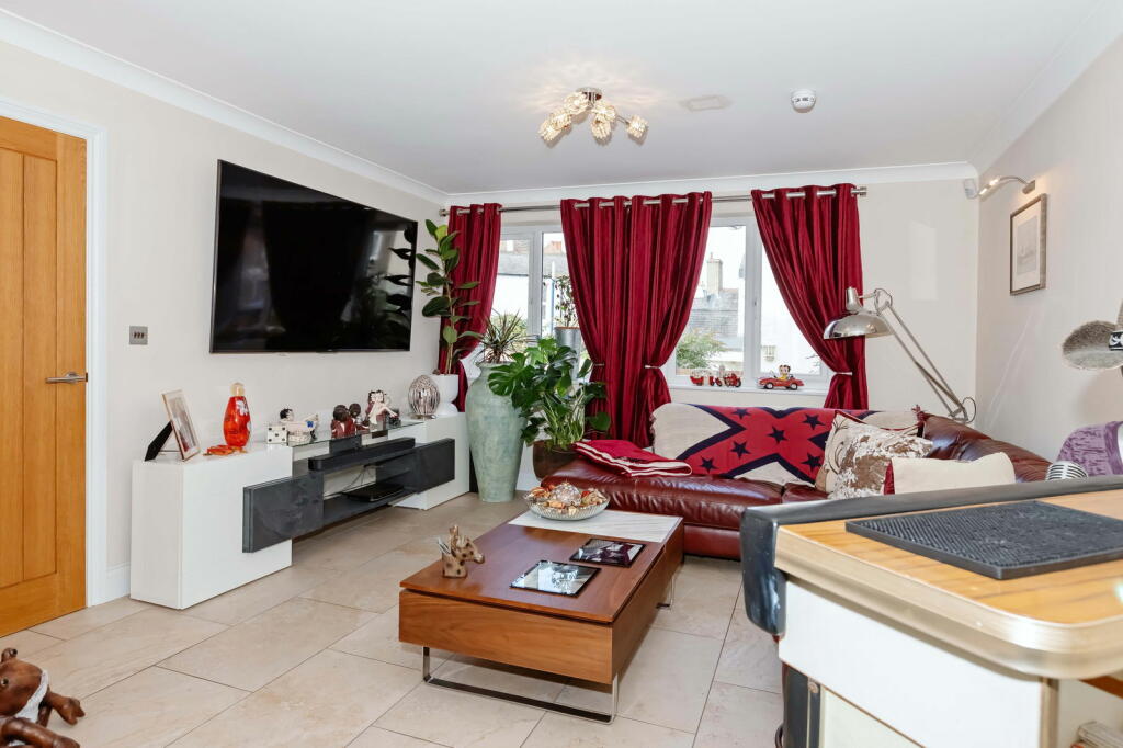 Additional property image - Pier Road, Littlehampton, West Sussex, BN17