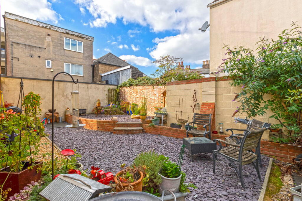 Additional property image - Pier Road, Littlehampton, West Sussex, BN17