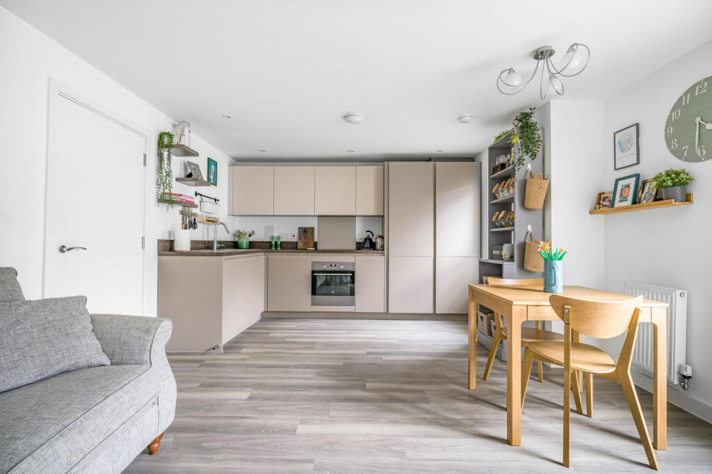 Additional property image - Somerset Court, Northfleet, Gravesend, Kent, DA11