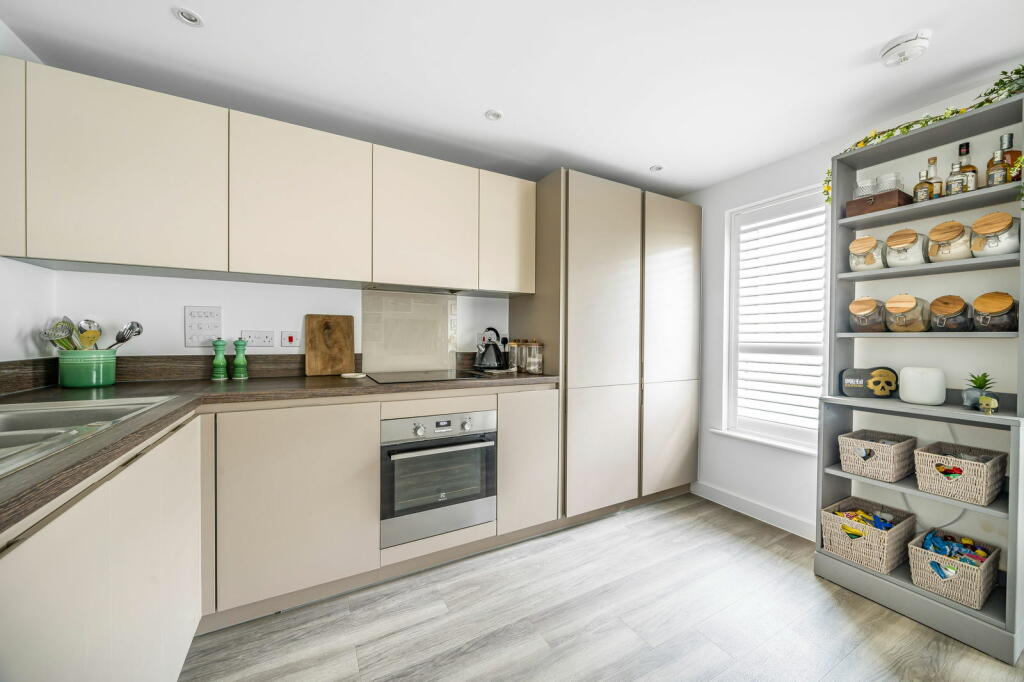 Additional property image - Somerset Court, Northfleet, Gravesend, Kent, DA11