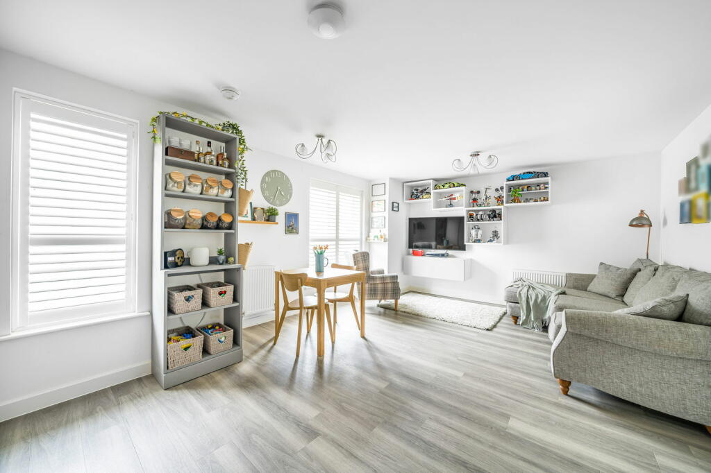 Additional property image - Somerset Court, Northfleet, Gravesend, Kent, DA11
