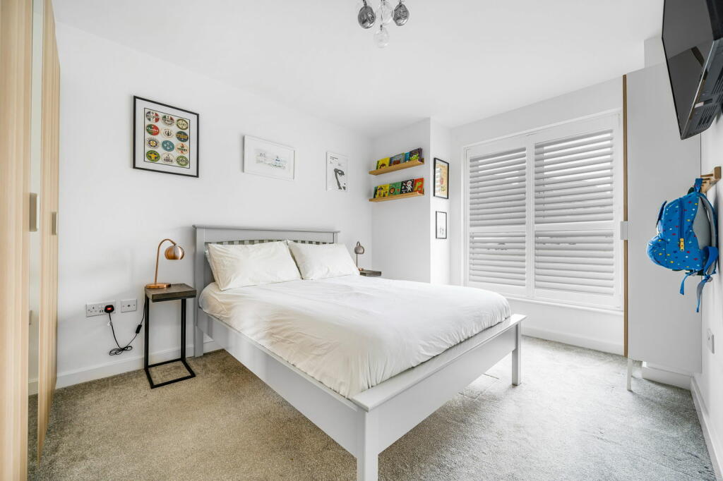 Additional property image - Somerset Court, Northfleet, Gravesend, Kent, DA11
