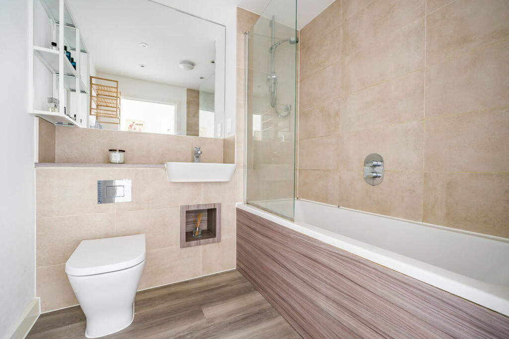 Additional property image - Somerset Court, Northfleet, Gravesend, Kent, DA11