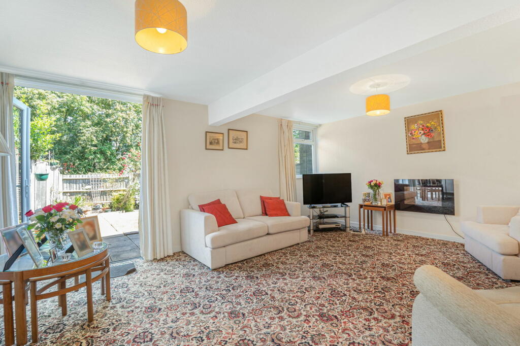 Additional property image - Peterswood, Harlow, CM18