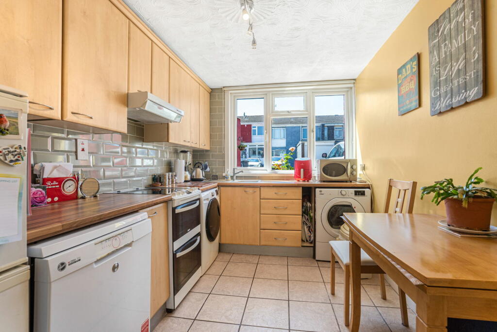 Additional property image - Peterswood, Harlow, CM18