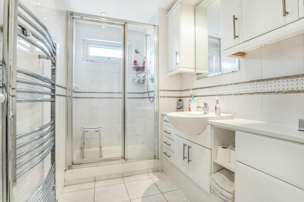 Additional property image - Peterswood, Harlow, CM18