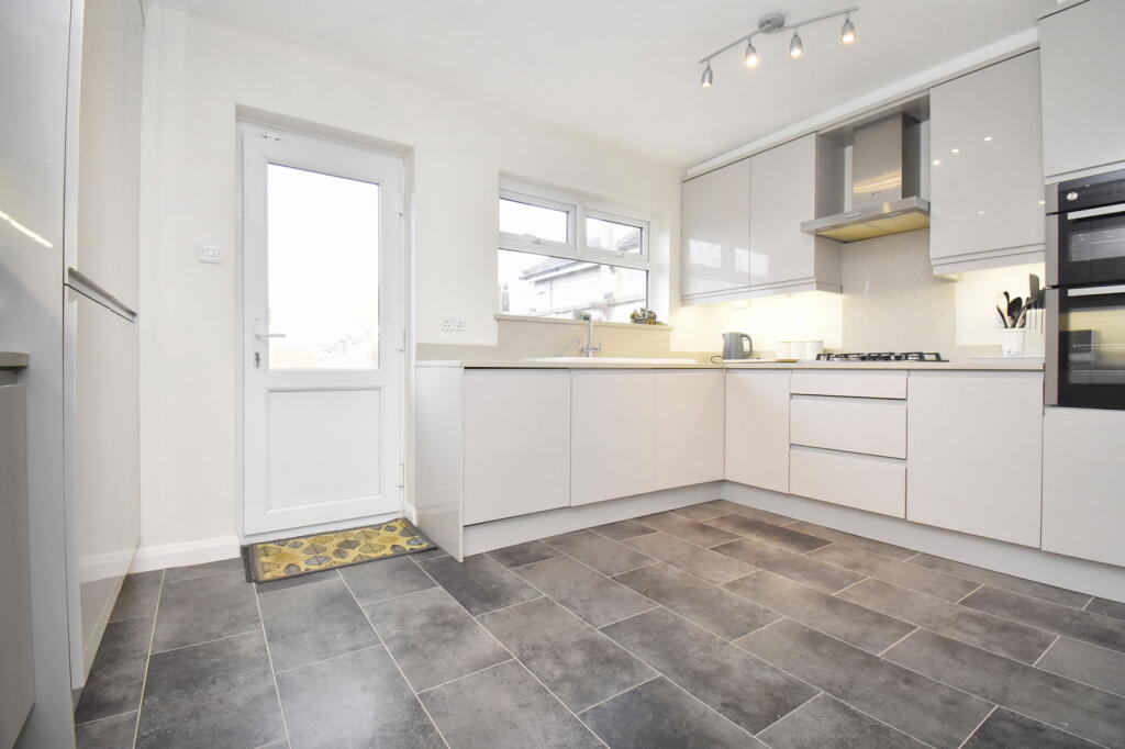Additional property image - Park Avenue, Orpington, BR6 9EG