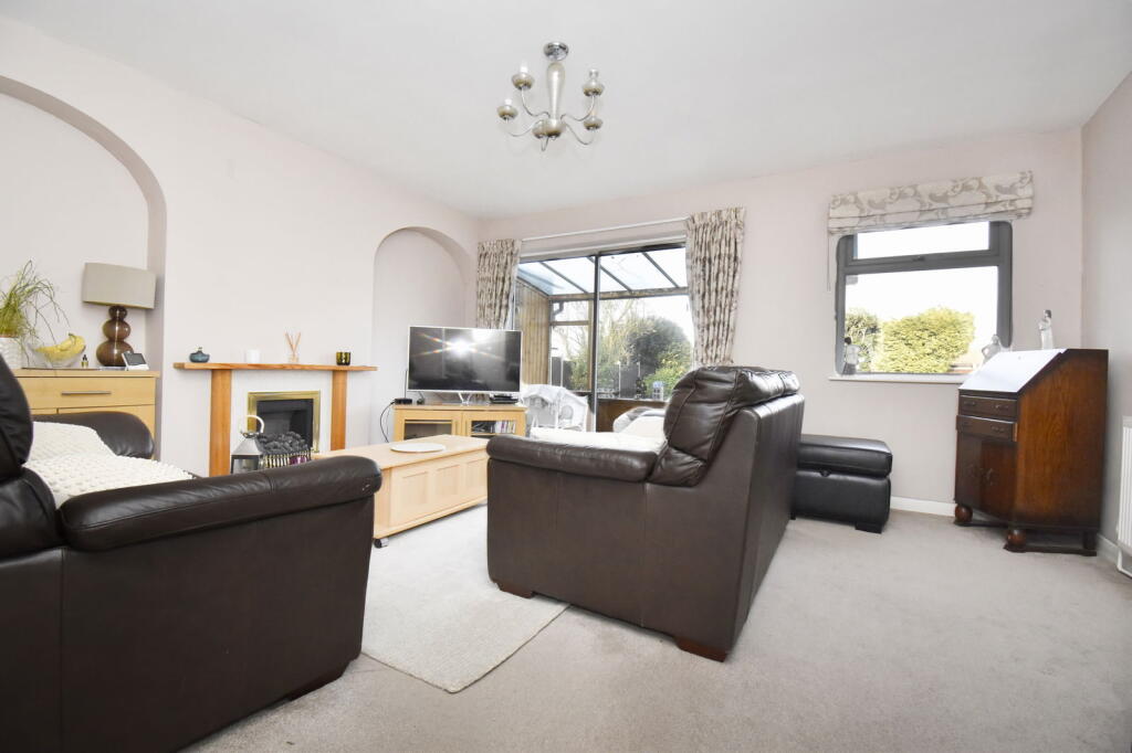Additional property image - Park Avenue, Orpington, BR6 9EG