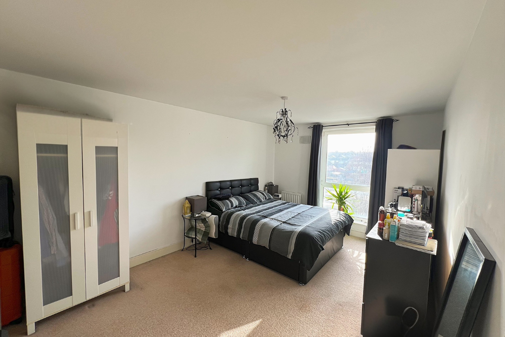 Additional property image - Canal Road, Gravesend, DA12 2AT