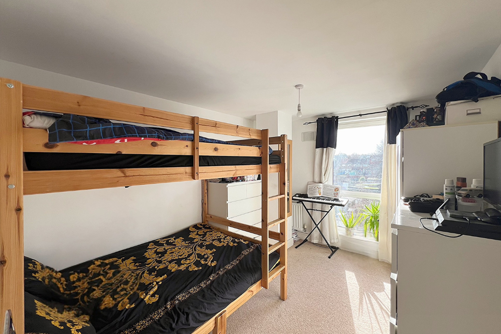 Additional property image - Canal Road, Gravesend, DA12 2AT