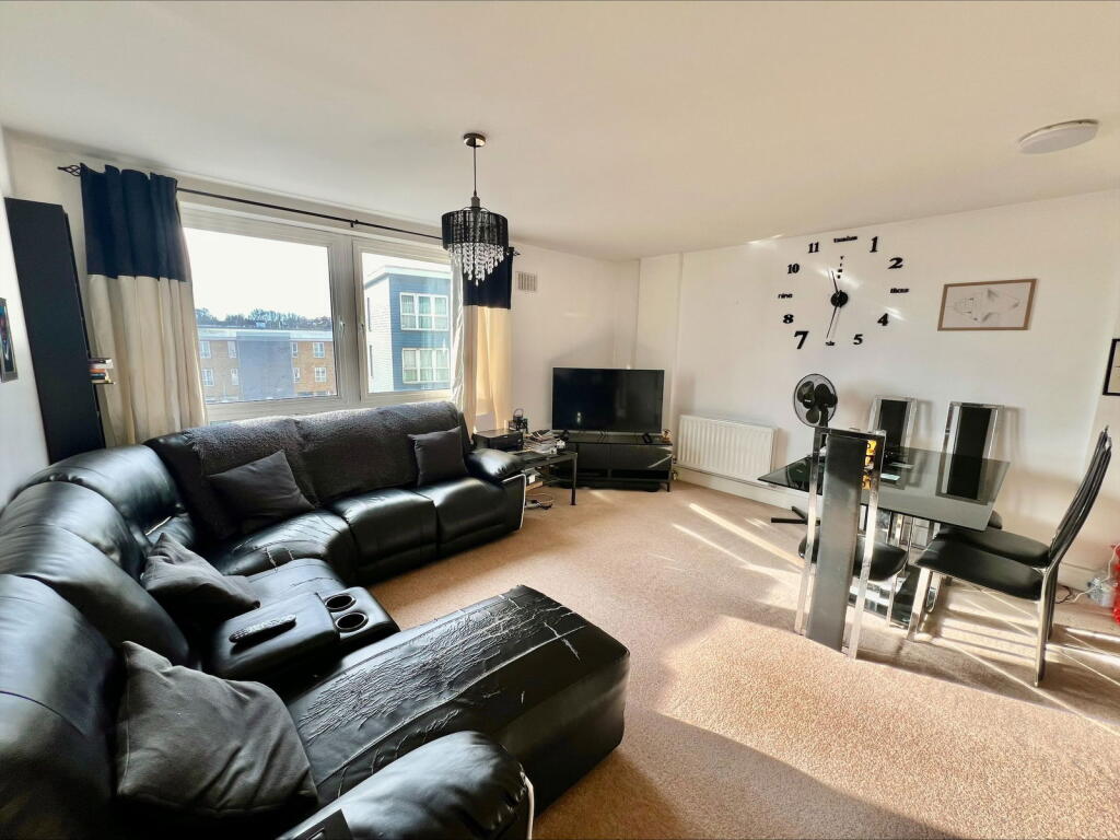 Additional property image - Canal Road, Gravesend, DA12 2AT