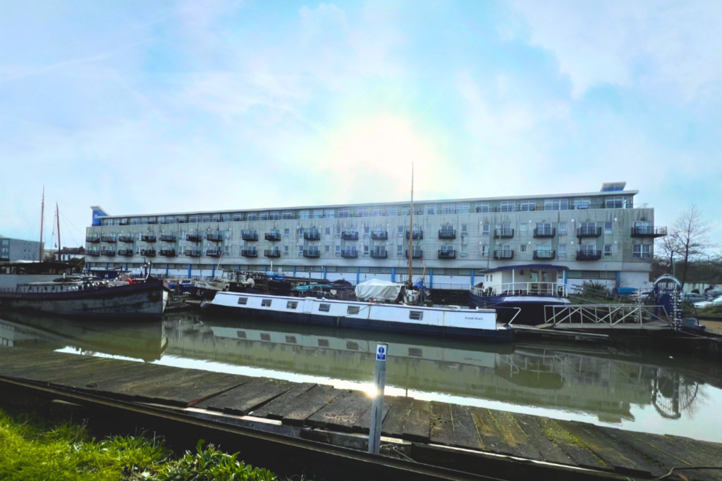 Additional property image - Canal Road, Gravesend, DA12 2AT