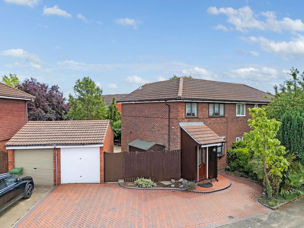 Main image of property: Comfrey Court, Grays, RM17 6TN