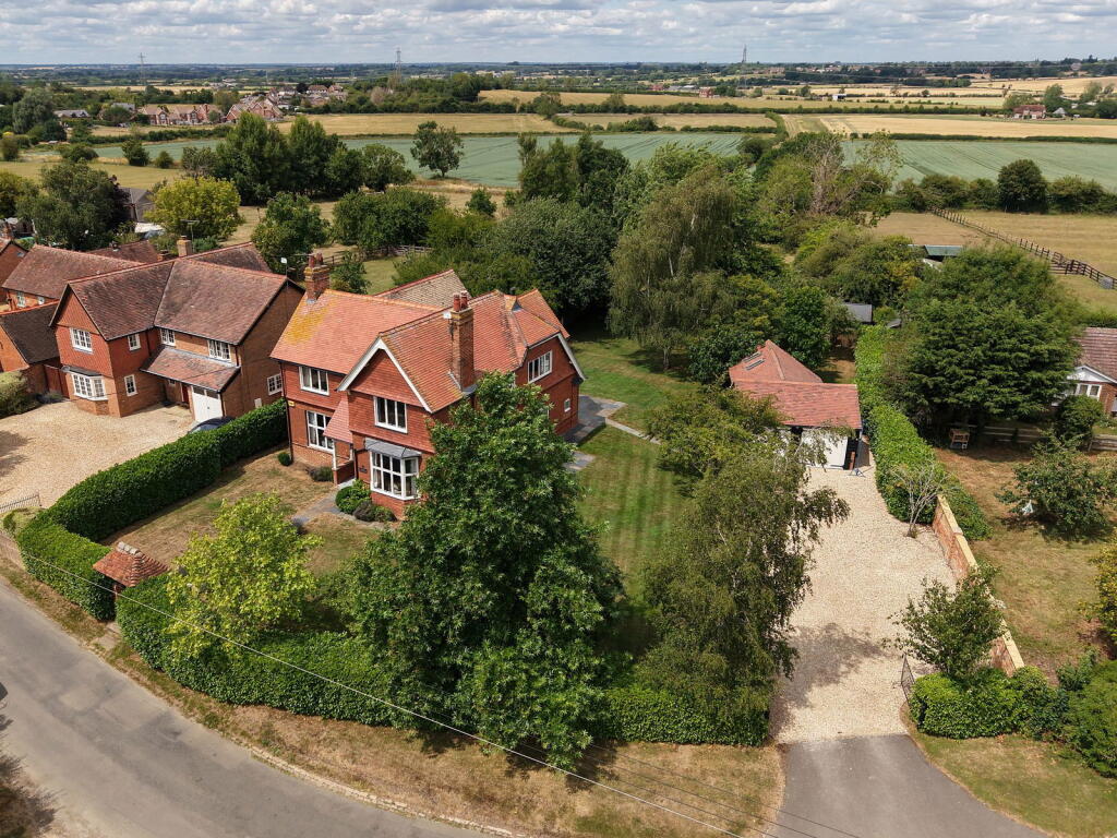Main image of property: Green End, Granborough