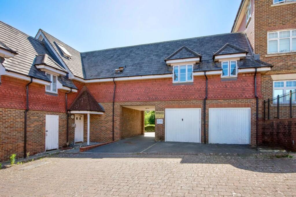 Main image of property: Gravelly Field, Ashford, TN23