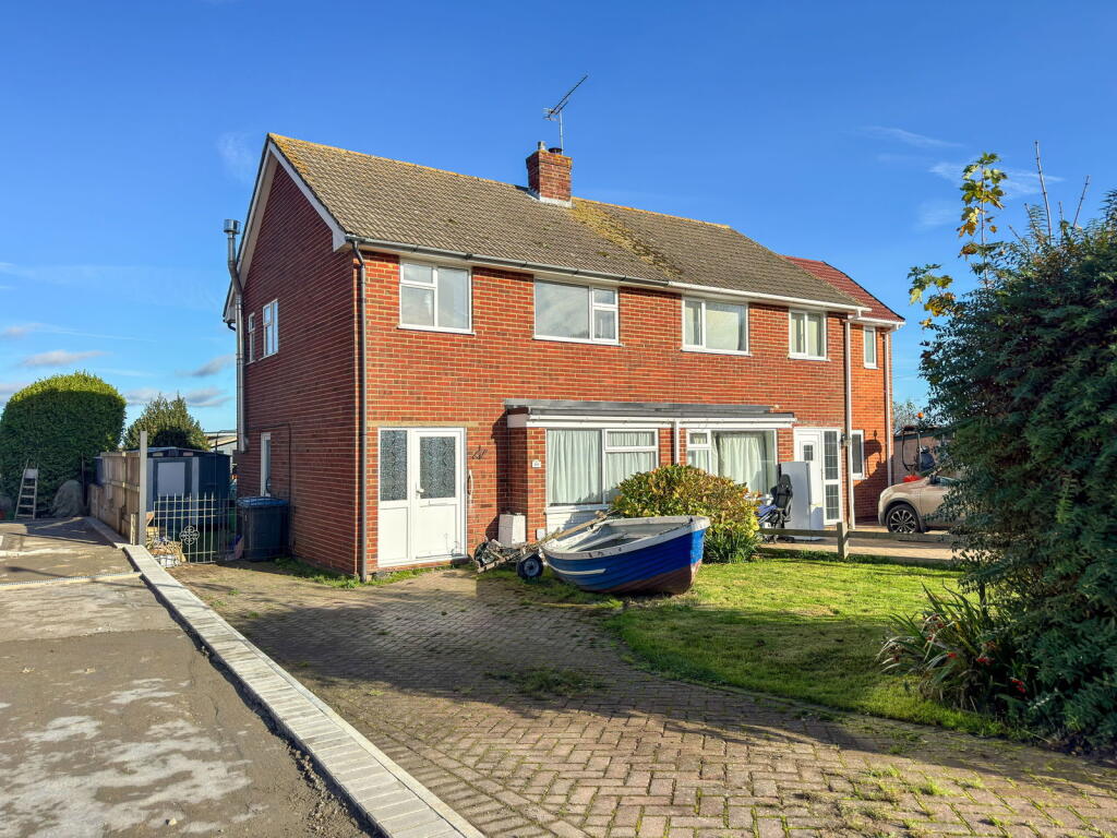 Main image of property: Melville Lea,Woodnesborough,Sandwich,CT13 0NE