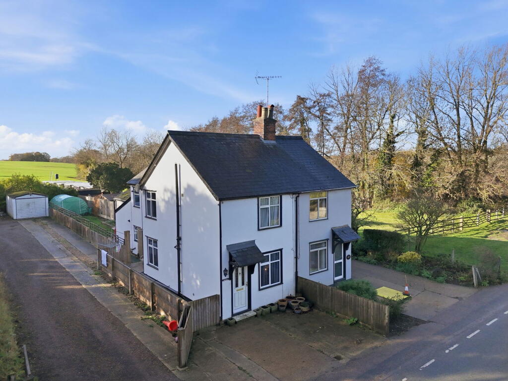 Main image of property: Kelvedon Road, Inworth, Essex, C05 9SG