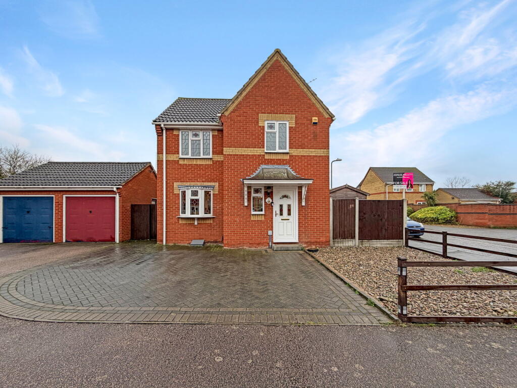 Main image of property: Welling Road, Orsett RM16 3DW