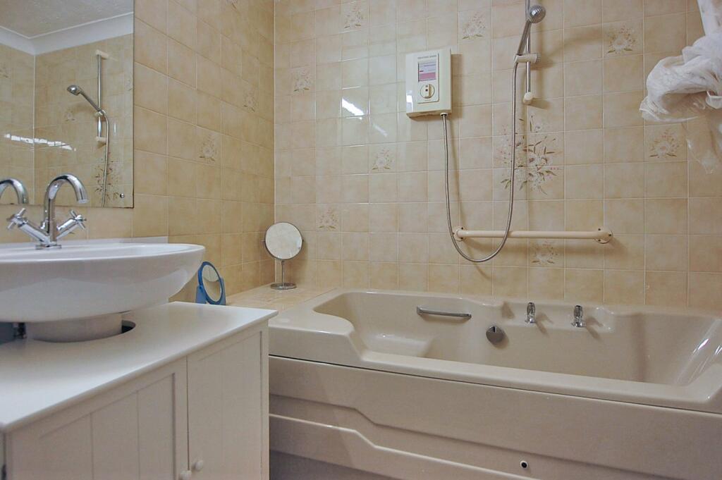1 bedroom retirement property for sale in Pittville Circus Road
