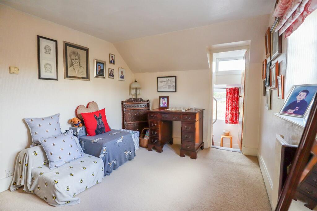 2 bedroom semidetached house for sale in Anchor Road, Calne, SN11 8EB