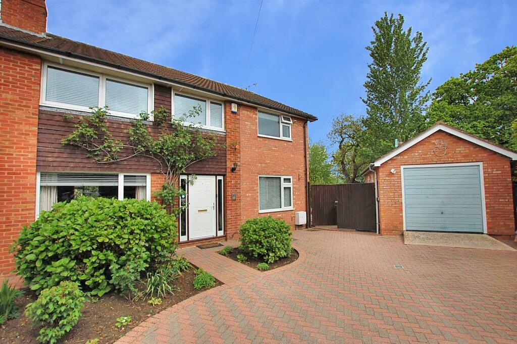 5 bedroom semi-detached house for sale in Tylea Close, The Reddings, Cheltenham, GL51 6RB, GL51