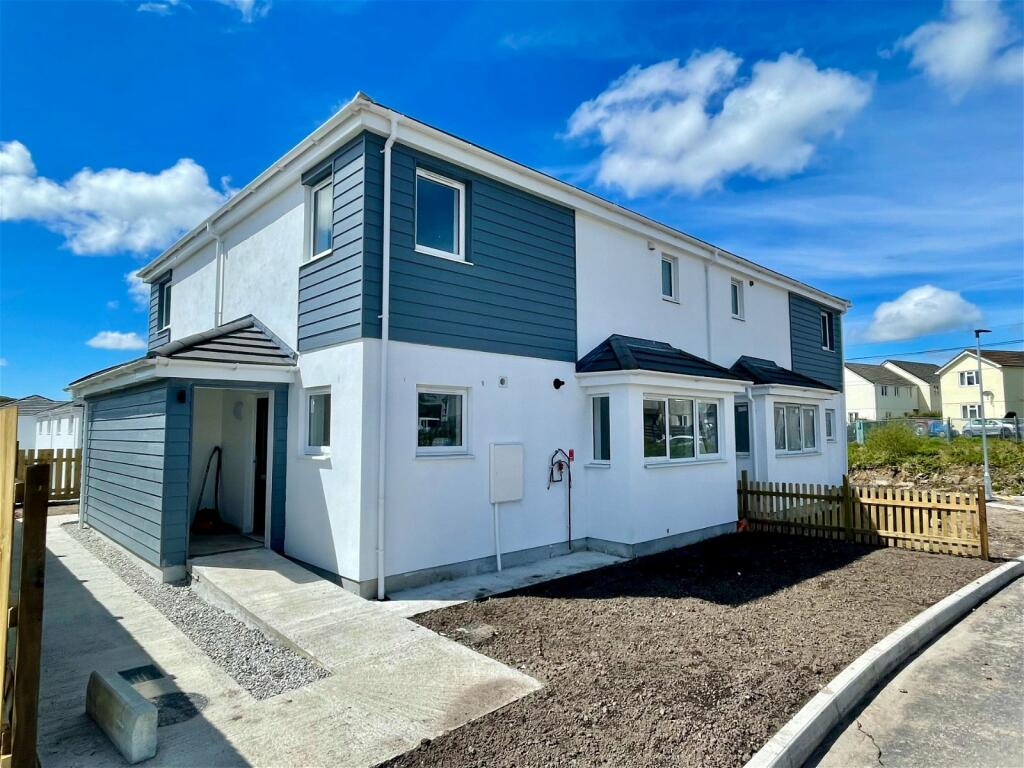 1 bedroom terraced house for sale in Beacon Road, Foxhole, Cornwall, PL26 7UQ, PL26